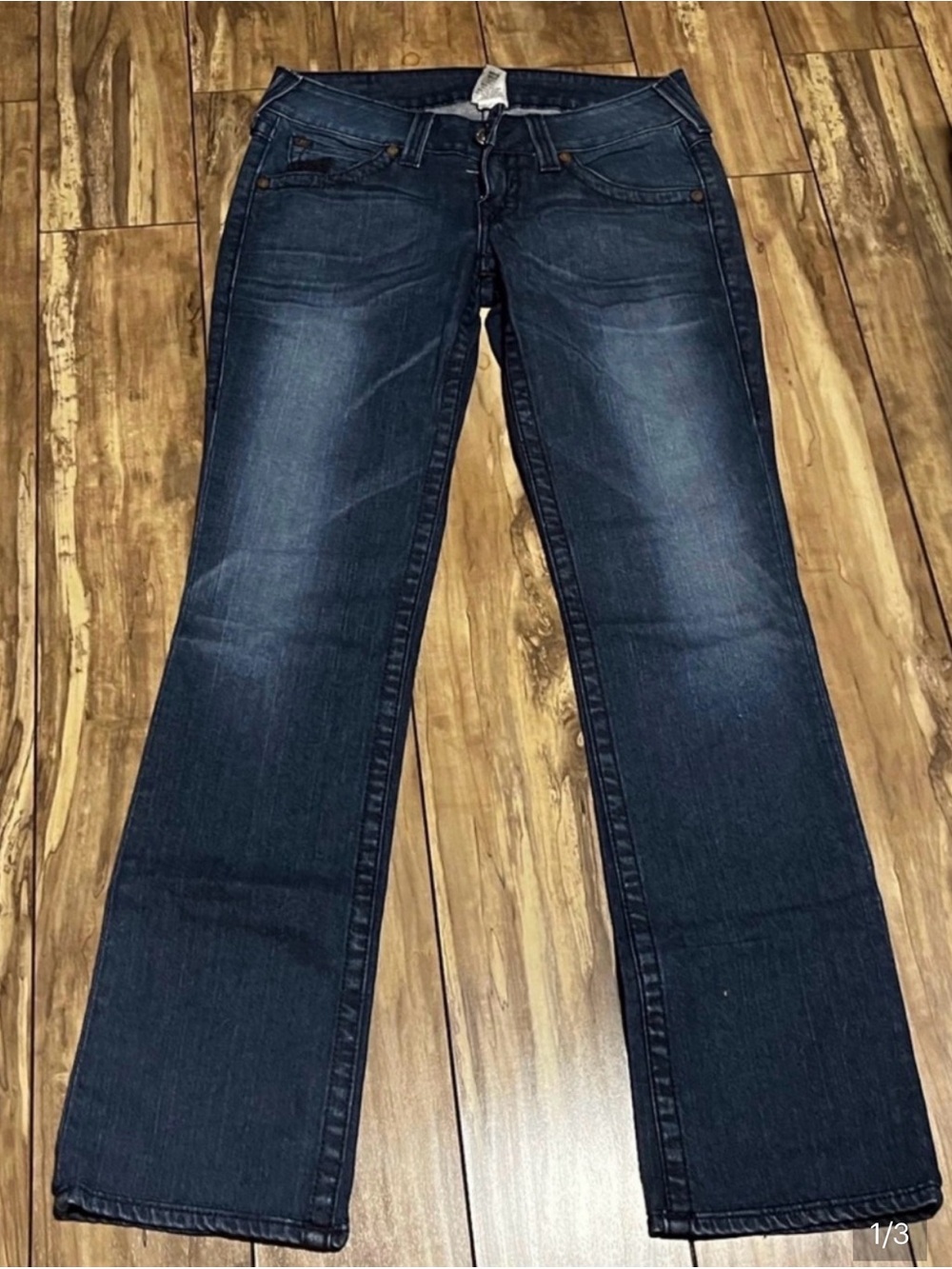 True Religion Vintage Women’s “Billy” Straight Leg Jeans in Size 29